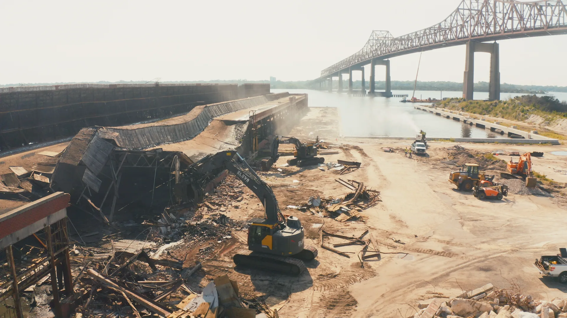 ELEV8 excavators taking down the historic Ford Model T assembly plant on the St. Johns River in Jacksonville